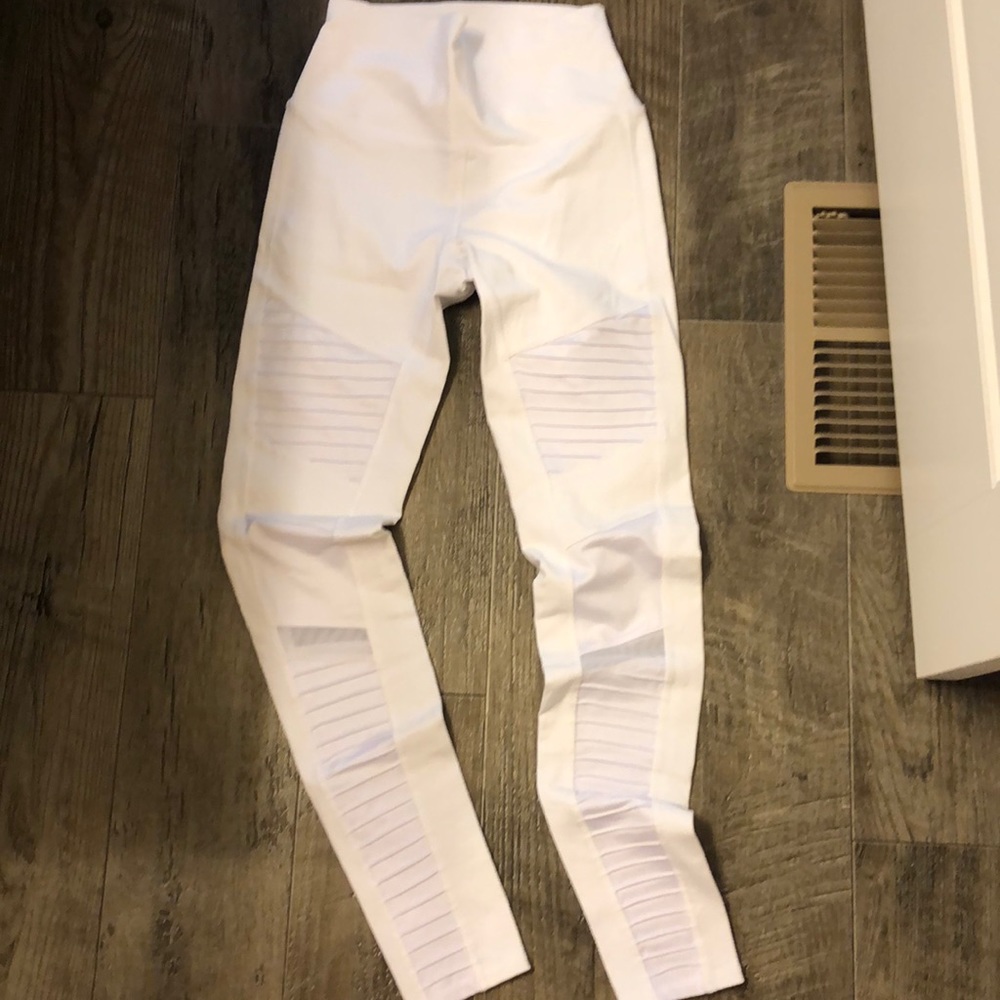 Alo moto leggings white